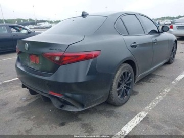 Alfa Romeo Giulia II Sedan 2.0 TBi 280KM 2018 Alfa Romeo Giulia 2018 Alfa Romeo Giulia AWD 2.0 Benzyna 280KM, zdjęcie 3