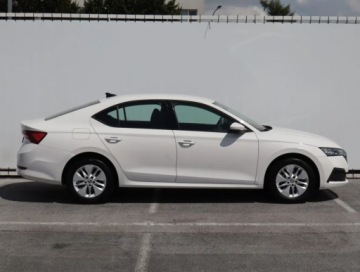 Skoda Octavia IV Liftback 1.0 TSI EVO 110KM 2021 Skoda Octavia 1.0 TSI, Salon Polska, Serwis ASO, zdjęcie 5