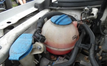 Volkswagen Passat B7 Variant 1.6 TDI CR DPF BlueMotion 105KM 2011 Volkswagen Passat 2011r, 1.6 TDI, Uszkodzony lewy bok, Pali. VAT 23 1.6, zdjęcie 19