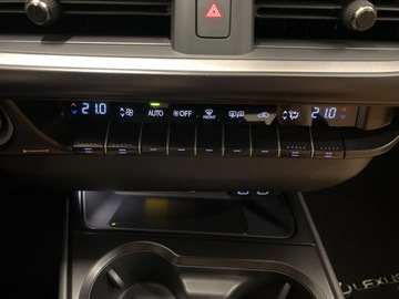 Lexus UX Crossover Facelifting 2.0 250h 184KM 2023 Lexus UX 250h GPF F Sport Design 2WD Lexus UX 250h, zdjęcie 16