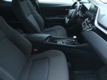 Toyota C-HR I Crossover Facelifting 1.8 Hybrid 122KM 2022 Toyota C-HR 1.8 Hybrid, Serwis ASO, Automat, zdjęcie 8