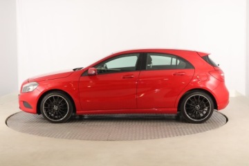 Mercedes Klasa A W176 Hatchback 5d 1.6 180 BlueEFFICIENCY 122KM 2014 Mercedes A A 180, Klima, zdjęcie 2