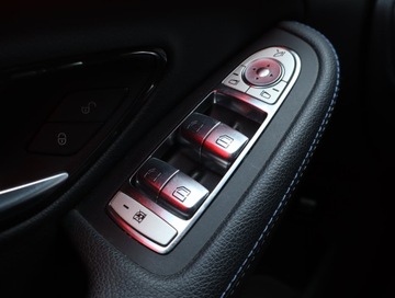 Mercedes Klasa C W205 Kombi Facelifting 2.0 220d 194KM 2021 Mercedes C C 220 d, 191 KM, Automat, Skóra, Navi, zdjęcie 15