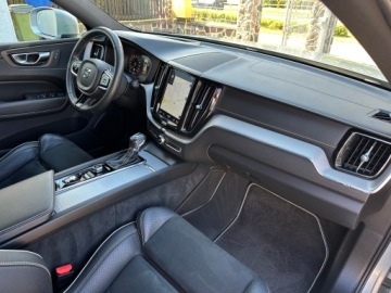 Volvo XC60 II Crossover D4 190KM 2019 R E Z E R W A C J A, zdjęcie 28