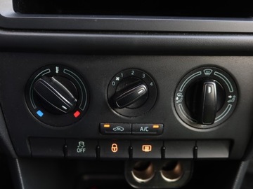 Skoda Rapid II Spaceback 1.2 TSI 85KM 2015 Skoda Rapid 1.2 TSI, Salon Polska, Klima,ALU, zdjęcie 12