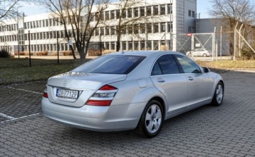 Mercedes Klasa S W221 Limuzyna 5.5 V8 (500) 388KM 2006 Mercedes-Benz Klasa S 5,5V8 (388KM) 5.5 Benzyna 388KM, zdjęcie 3