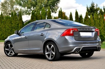 Volvo S60 II Sedan Facelifting 2.0 D3 DRIVE-E 150KM 2015 Volvo S60 R-Desing Bi Xenon Ledy Digital City, zdjęcie 9