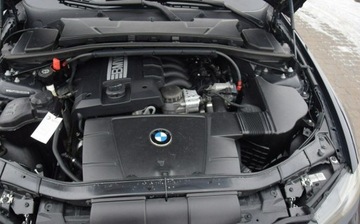 BMW Seria 3 E90-91-92-93 Limuzyna E90 318i 143KM 2008 BMW Seria 3 2.0B 2008r Navi Nowe Opony Zadbany 2.0 Benzyna 143KM, zdjęcie 25