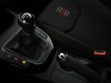 Seat Arona Crossover 1.6 TDI 115KM 2018 Seat Arona FR virtual PDC navi tempomat, zdjęcie 30