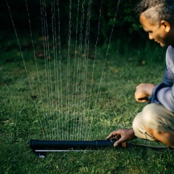 FISKARS XSERIES Качающийся садовый разбрызгиватель для полива продолговатой формы L 340м2