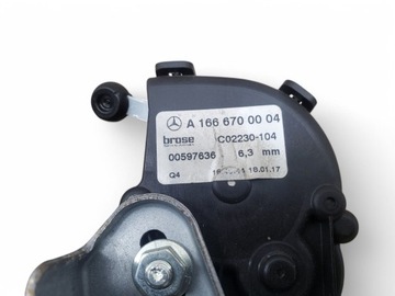 MERCEDES-BENZ GL X166 A1666700004 ZADNÍ STRANA LEVÝ MOTOREK SKEL