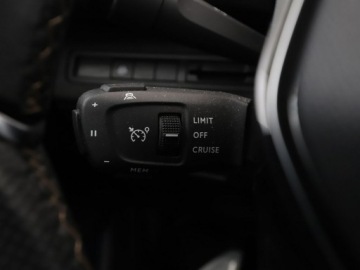 Peugeot 3008 II Crossover Facelifting  1.5 BlueHDi 130KM 2021 Peugeot 3008 GT Panorama Navi Kamera cofania, zdjęcie 34