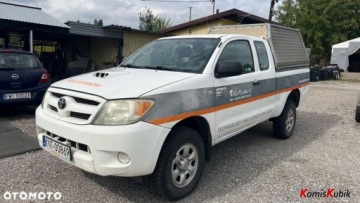 Toyota Hilux VII Podwójna kabina 2.5 D-4D 120KM 2008 Toyota Hilux Salon Polska 4x4 Toyota Hilux 2.5 D-4D 2.5 Diesel 120KM, zdjęcie 2