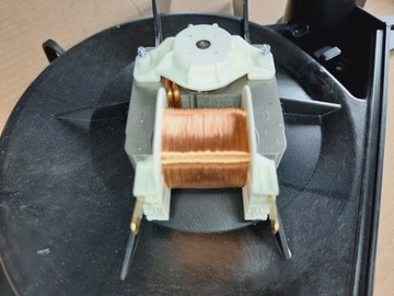 Мотор вентилятора духовки 13 Вт Bosch 12019136