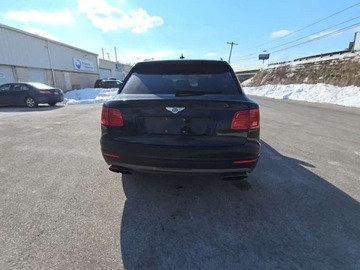 Bentley Bentayga 2019 Bentley Bentayga V8 2019 4.0 Benzyna 542KM, zdjęcie 3
