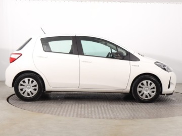 Toyota Yaris IV Hatchback 1.5 Hybrid Dynamic Force 116KM 2020 Toyota Yaris 1.5 VVT-i Hybrid, Salon Polska, zdjęcie 5