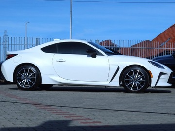 Toyota GR86 2.4 Boxer 234KM 2023 Toyota GR86 8000 km 2,4 aut Biała PERŁA ACC Keyles Full-Led Kamera IDEALNA, zdjęcie 1