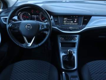 Opel Astra J GTC 1.6 CDTI Ecotec 110KM 2018 Opel Astra 1.6 CDTI, Salon Polska, Serwis ASO, zdjęcie 6