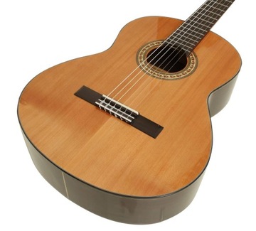 Адмира А6 - классическая гитара