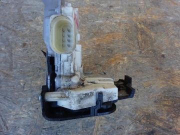 AUDI A3 8P 03-12 ZÁMEK DVEŘE LEVÝ PŘEDNÍ 8 PIN 8PIN