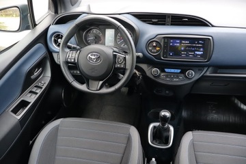 Toyota Yaris III Hatchback 5d Facelifting 2017 1.5 Dual VVT-iE 111KM 2019 Toyota Yaris 1.5 Dual VVT-i, Salon Polska, Klima, zdjęcie 6