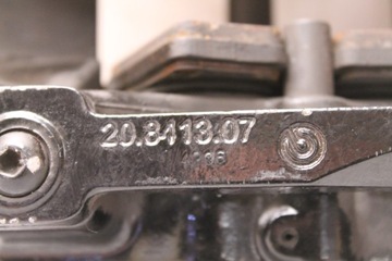 AUDI R8 420 06- TŘMEN BRZDOVÝ PRAVÝ PŘEDNÍ