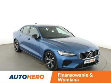 Volvo S60 II Sedan Facelifting 2.0 T4 DRIVE-E 190KM 2019 Volvo S60 R-Design automat T4 skóra navi kamera, zdjęcie 9