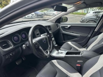 Volvo V60 I Kombi 2.0 D3 163KM 2011 Volvo V60 Volvo V60 R-design 2,0 Diesel 5 Cylindrow Automat Zamiana 2.0, zdjęcie 8