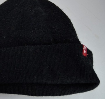 8* Levi's czapka zimowa czarna