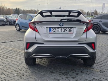 Toyota C-HR I Crossover Facelifting 2.0 Hybrid Dynamic Force 184KM 2023 Toyota C-HR 2.0 Hybrid Style Toyota C-HR 2.0 HSD,, zdjęcie 4