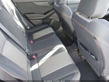 Subaru XV II Crossover 2.0i 150KM 2018 Subaru XV 2.0 benzyna 150KM 4X4 wersja PREMIUM , mala szkoda 2.0 Benzyna, zdjęcie 5