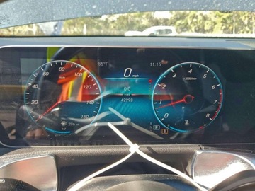 Mercedes GLB 2021 Mercedes-Benz GLB 250 2021 2.0 Benzyna 221KM, zdjęcie 9