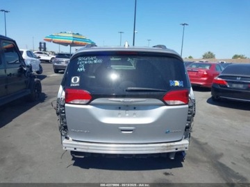 Chrysler Pacifica II 2018 Chrysler Pacifica 2018 CHRYSLER PACIFICA HYBRID LIMITED 3.6 Benzyna 260KM, zdjęcie 3