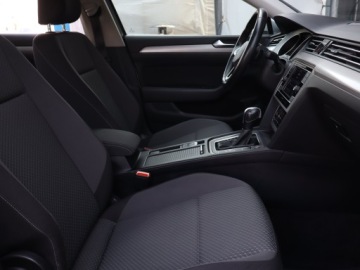 Volkswagen Passat B8 Limousine Facelifting 1.5 TSI EVO 150KM 2021 VW Passat 1.5 TSI, Salon Polska, Automat, Klima, zdjęcie 8