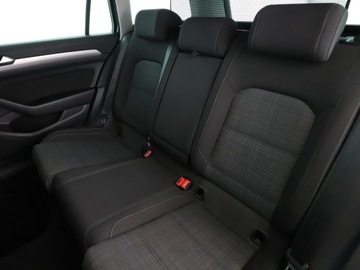 Volkswagen Passat B8 Variant 2.0 TDI BlueMotion SCR 150KM 2019 Volkswagen Passat lift LED navi klima auto, zdjęcie 16