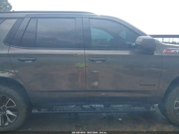 Chevrolet Tahoe GMT900 2021 Chevrolet Tahoe 2021, 5.3L, 4WD, Z71 5.3 Benzyna 355KM, zdjęcie 3