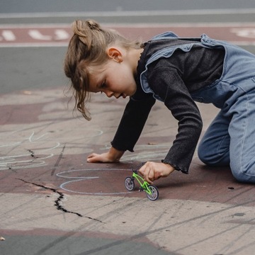 1 комплект игрушек-велосипедов из алюминиевого сплава