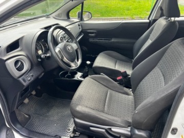Toyota Yaris III Hatchback 5d 1.0 VVT-i 69KM 2013 Toyota Yaris Toyota Yaris 1.0 69KM Salon PL 022014 Benzyna 69KM, zdjęcie 10