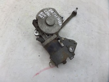 NISSAN NAVARA PATHFINDER 2.5DCI VZPĚRA/TLAKOVAČ REDUKTOR