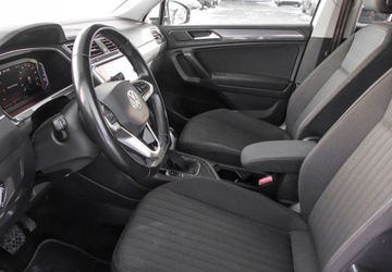 Volkswagen Tiguan Allspace SUV Facelifting 1.5 TSI EVO 150KM 2022 Volkswagen Tiguan Allspace 1.5TSI 150km Life DSG, Podgrzewane Fotele, Nawi, zdjęcie 10