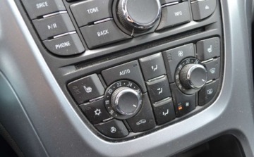 Opel Astra J Sports Tourer Facelifting 1.6 Twinport ECOTEC 115KM 2014 Opel Astra 1.6 - Bezwypadkowe - 1 wlasciciel - Stan Mega - auto oplacone, zdjęcie 22