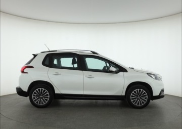 Peugeot 2008 I SUV Facelifting 1.2 PureTech 82KM 2018 Peugeot 2008 1.2 PureTech, Salon Polska, zdjęcie 5