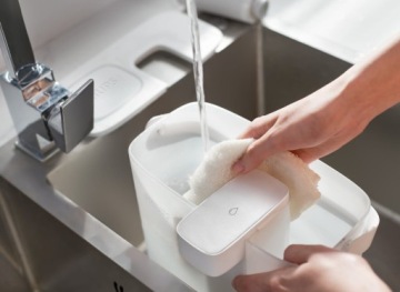 Фильтр для воды на дверце холодильника Philips AWP2980WH, фильтр на столешнице