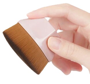 ОДИНАРНАЯ ЩЕТКА для тонального крема, очень плотная и мягкая.