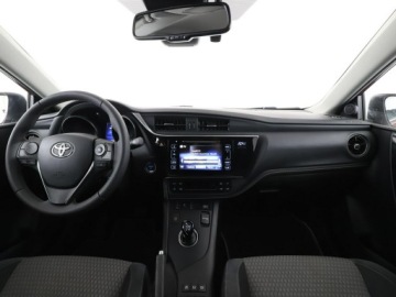 Toyota Auris II Hatchback 5d Facelifting 1.8 Hybrid 136KM 2018 Toyota Auris HEV navi klima auto grzane fotele, zdjęcie 14