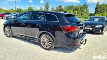 Toyota Avensis III Wagon Facelifting 1.8 Valvematic 147KM 2015 Toyota Avensis 1.8BENZ manual Navi Panorama kamera asystent bezwypadek 1.8, zdjęcie 1