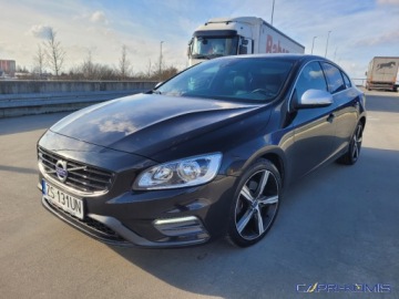 Volvo S60 II Sedan Facelifting 2.0 D4 DRIVE-E 190KM 2018 Volvo S60 2.0D4 R-Designe Rewelacja Bezwypadkowy 2.0 Diesel 190KM, zdjęcie 1