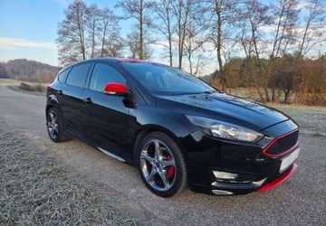 Ford Focus III Sedan Facelifting 1.0 EcoBoost 125KM 2016 Ford Focus Ford Focus 1.0 EcoBoost ST-Line Red ASS Benzyna 125KM, zdjęcie 1