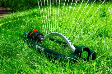 Осциллирующий ороситель, площадь опрыскивания до 378 м², 16 форсунок 15G771 VERTO