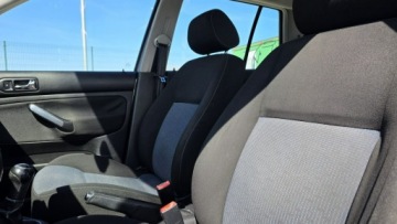 Volkswagen Golf V Hatchback 1.4 i 16V 75KM 2003 Volkswagen Golf climatronic, zdjęcie 13